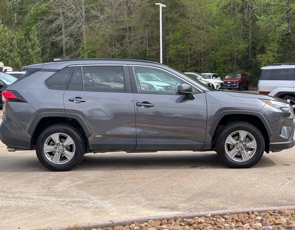 Used 2023 Toyota RAV4 LE image 9
