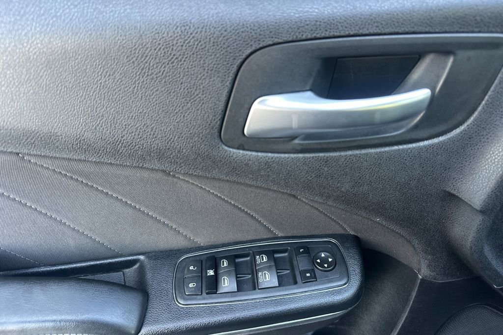 Used 2016 Dodge Charger R/T image 11