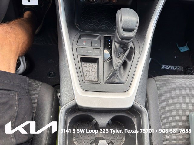 Used 2019 Toyota RAV4 LE FWD image 19