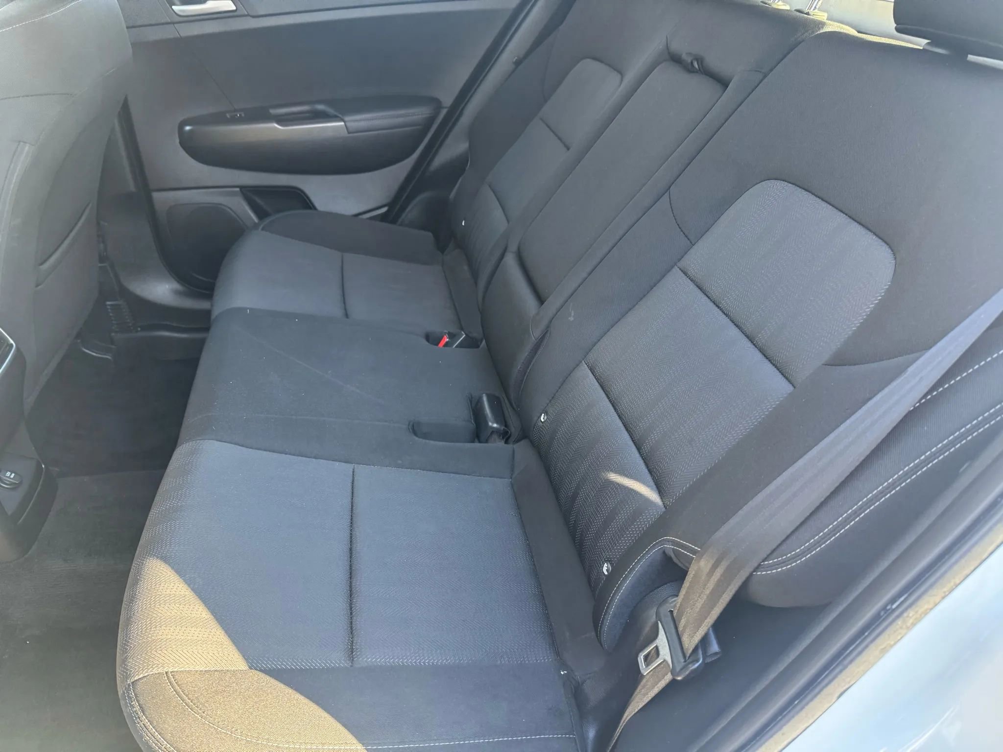 Used 2020 Kia Sportage LX image 18