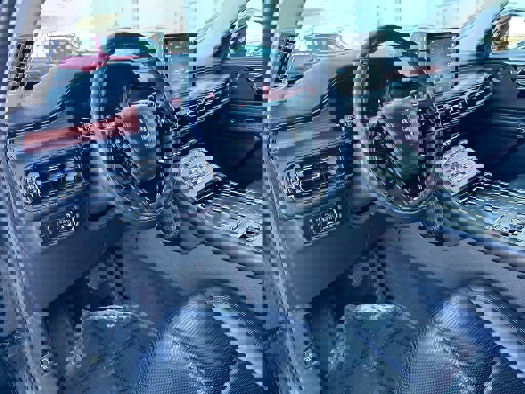 Used 2023 Lincoln Aviator Reserve image 10