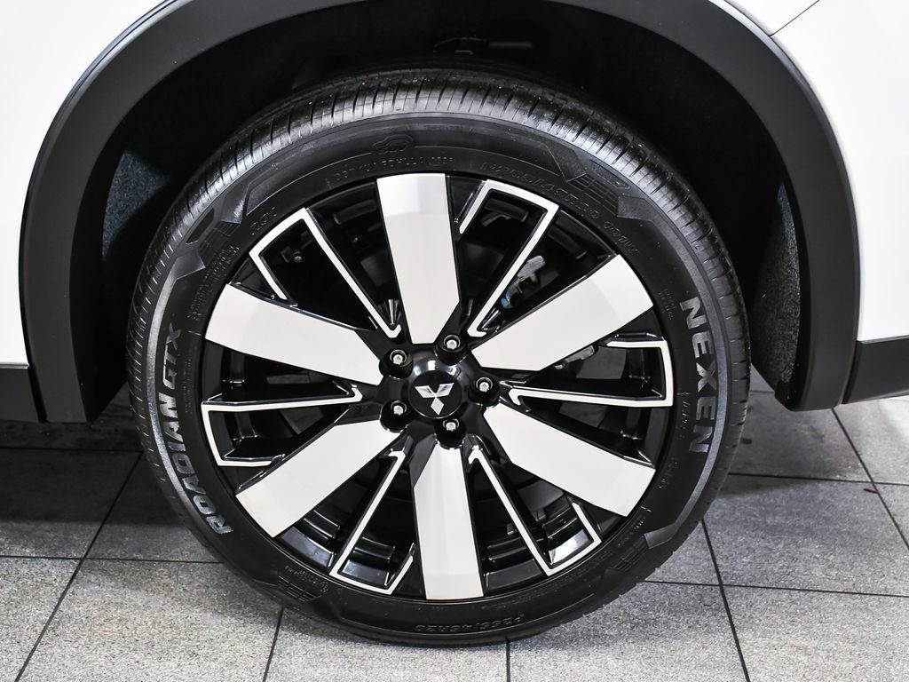 Used 2025 Mitsubishi Outlander SE image 8