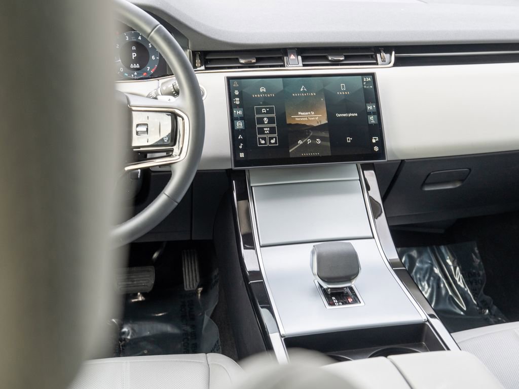 Certified 2025 Land Rover Range Rover Evoque S image 21