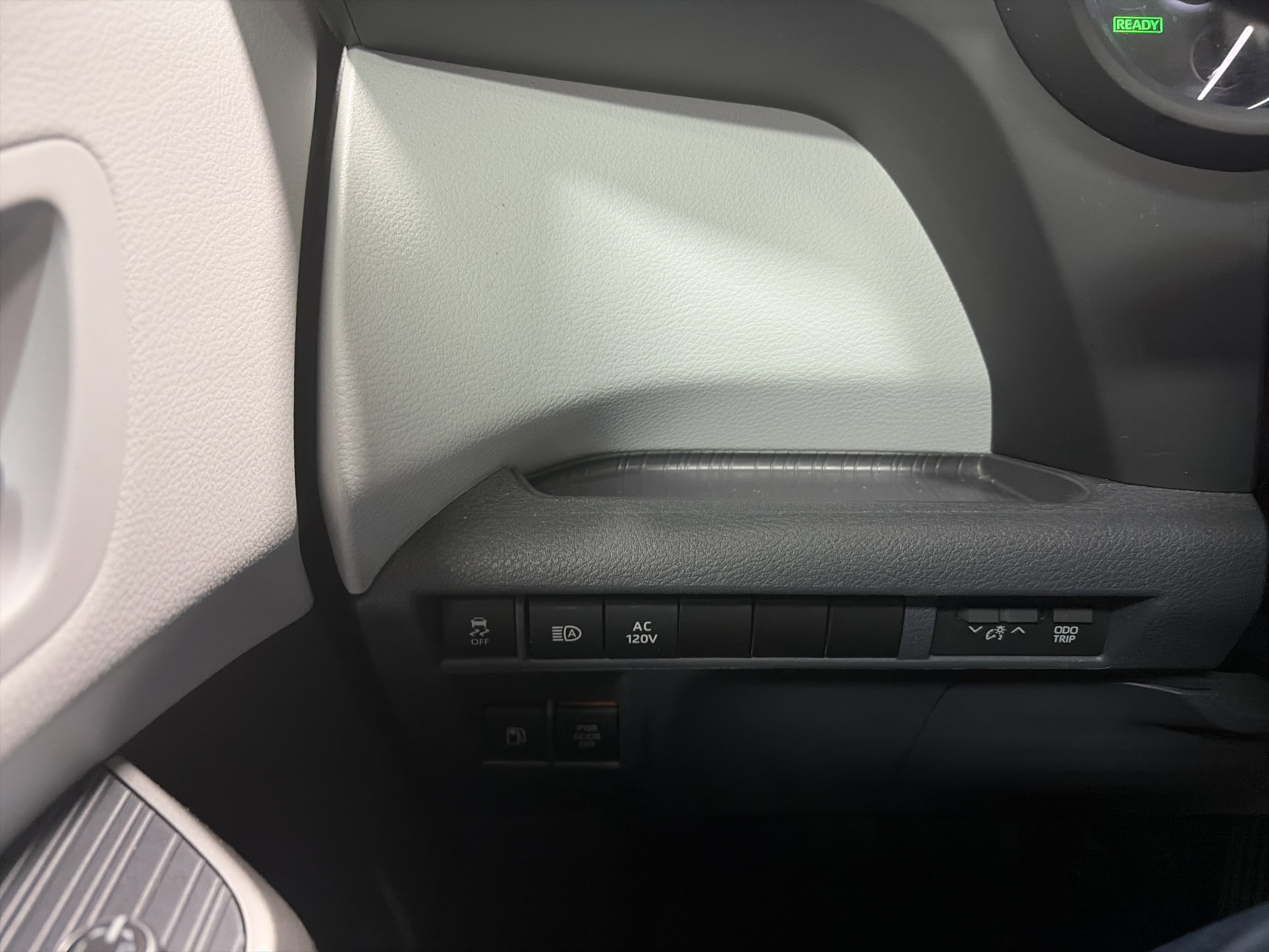 Used 2023 Toyota Sienna XSE w/ XSE Plus Package image 19