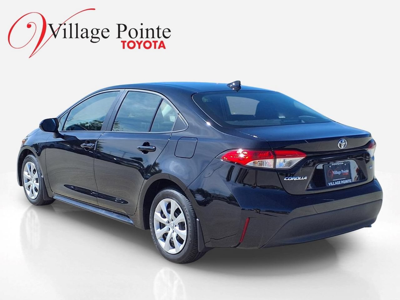 Used 2026 Toyota Corolla LE FWD image 3