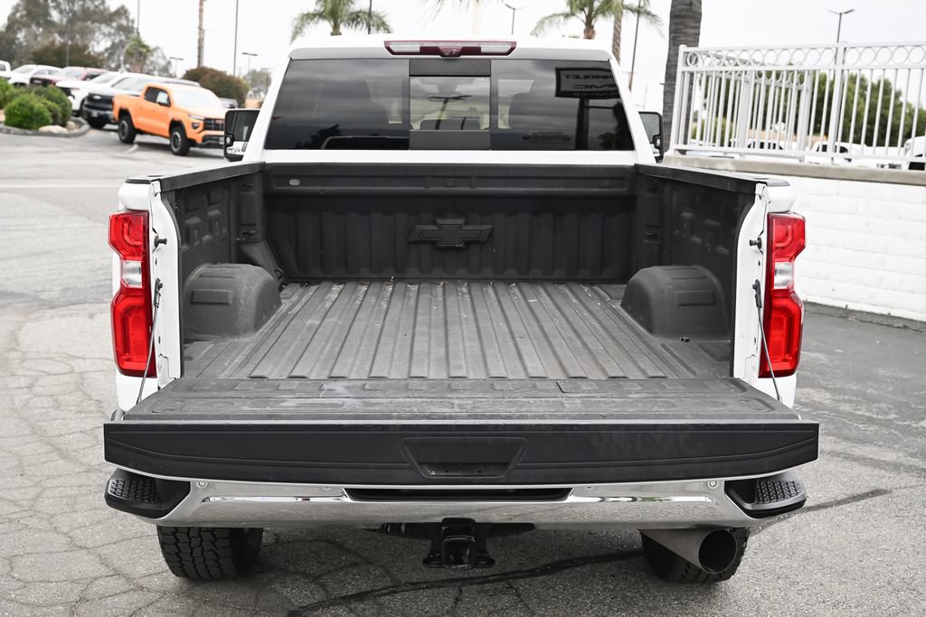 Used 2021 Chevrolet Silverado 2500 LTZ w/ LTZ Premium Package AWD/4WD image 16