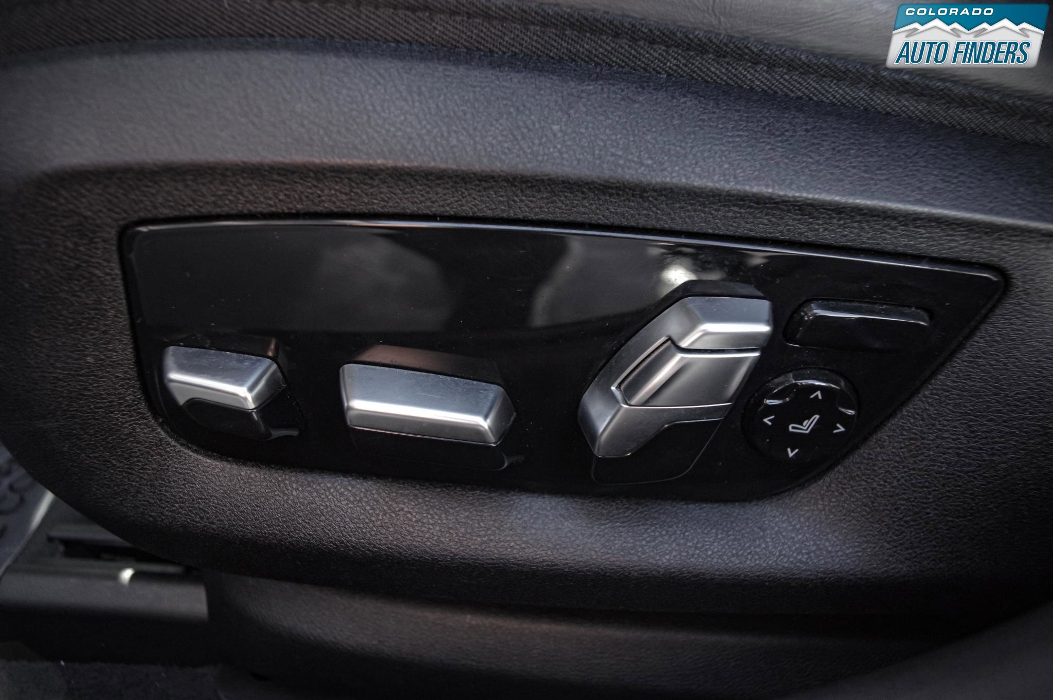 Used 2021 BMW M550i xDrive w/ Premium Package image 12