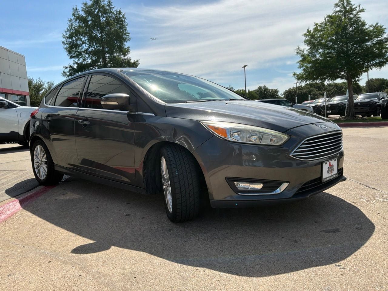 Used 2016 Ford Focus Titanium FWD image 4