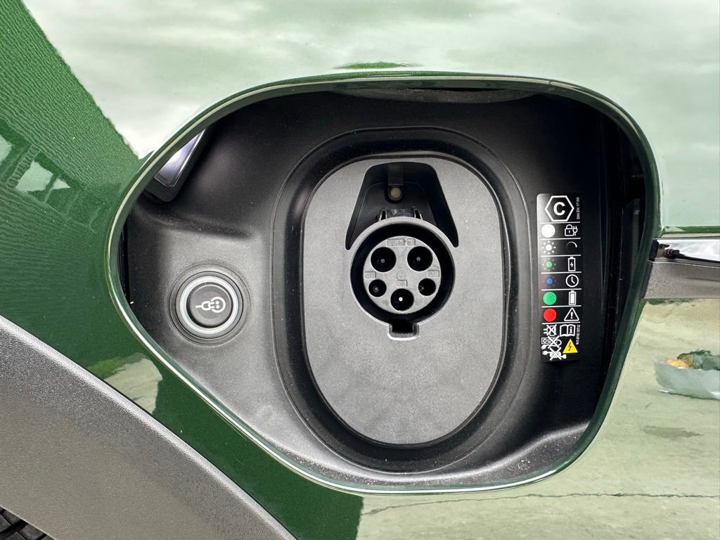 Used 2025 Porsche Taycan 4 Cross Turismo image 42