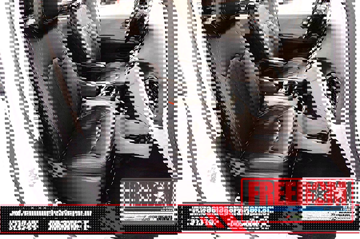 Certified 2024 Chrysler Pacifica Touring-L image 16