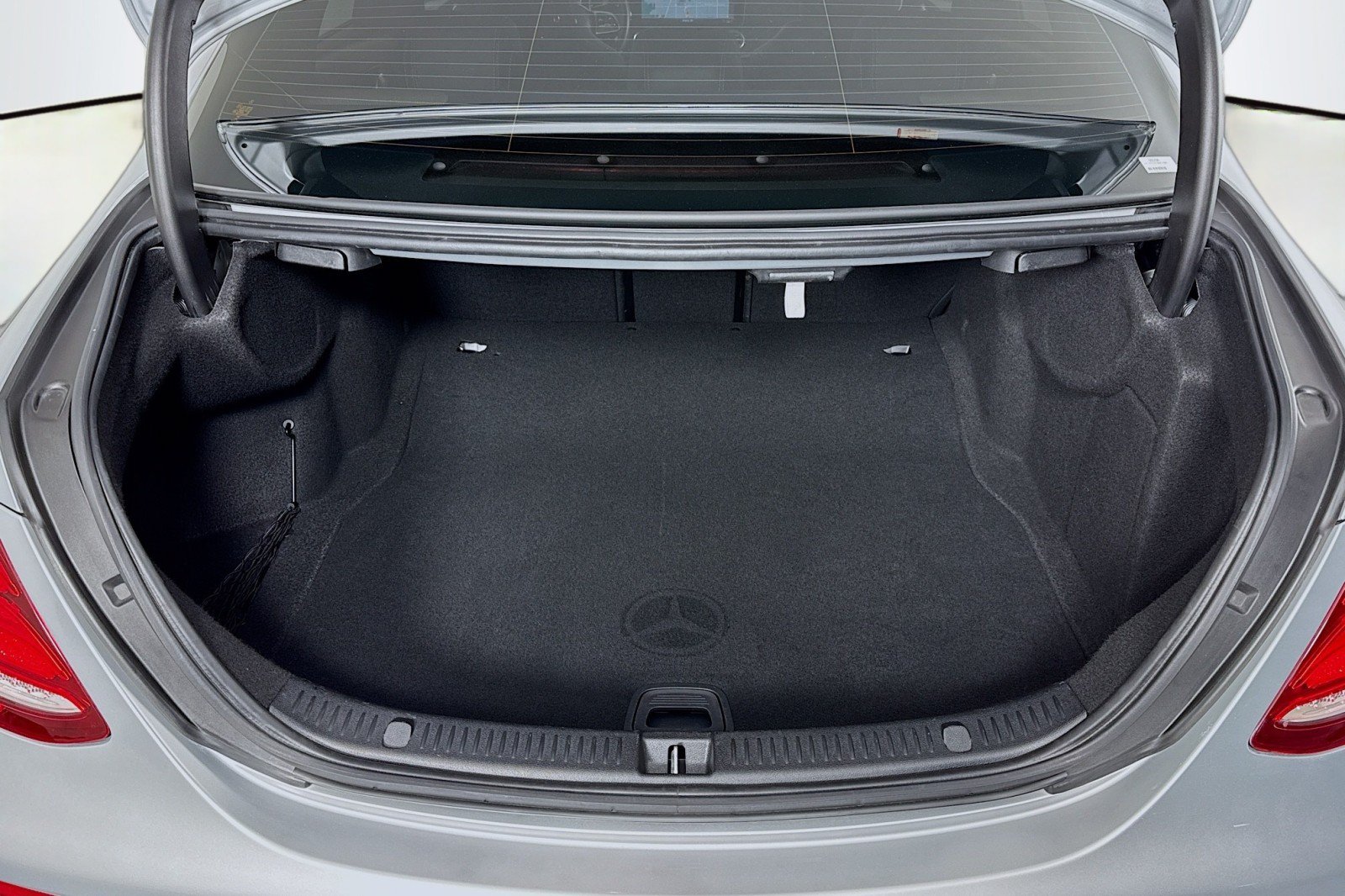 Certified 2020 Mercedes-Benz E 350 Sedan w/ Premium Package image 23