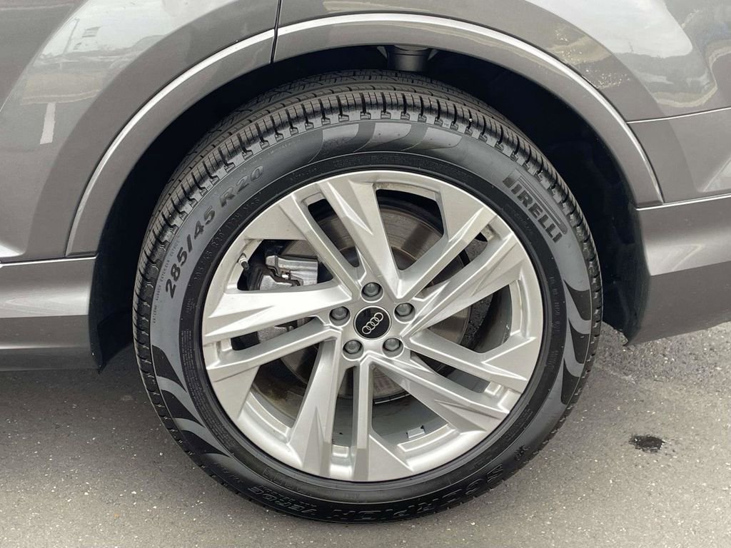 Used 2024 Audi Q7 3.0T Premium Plus AWD/4WD image 30