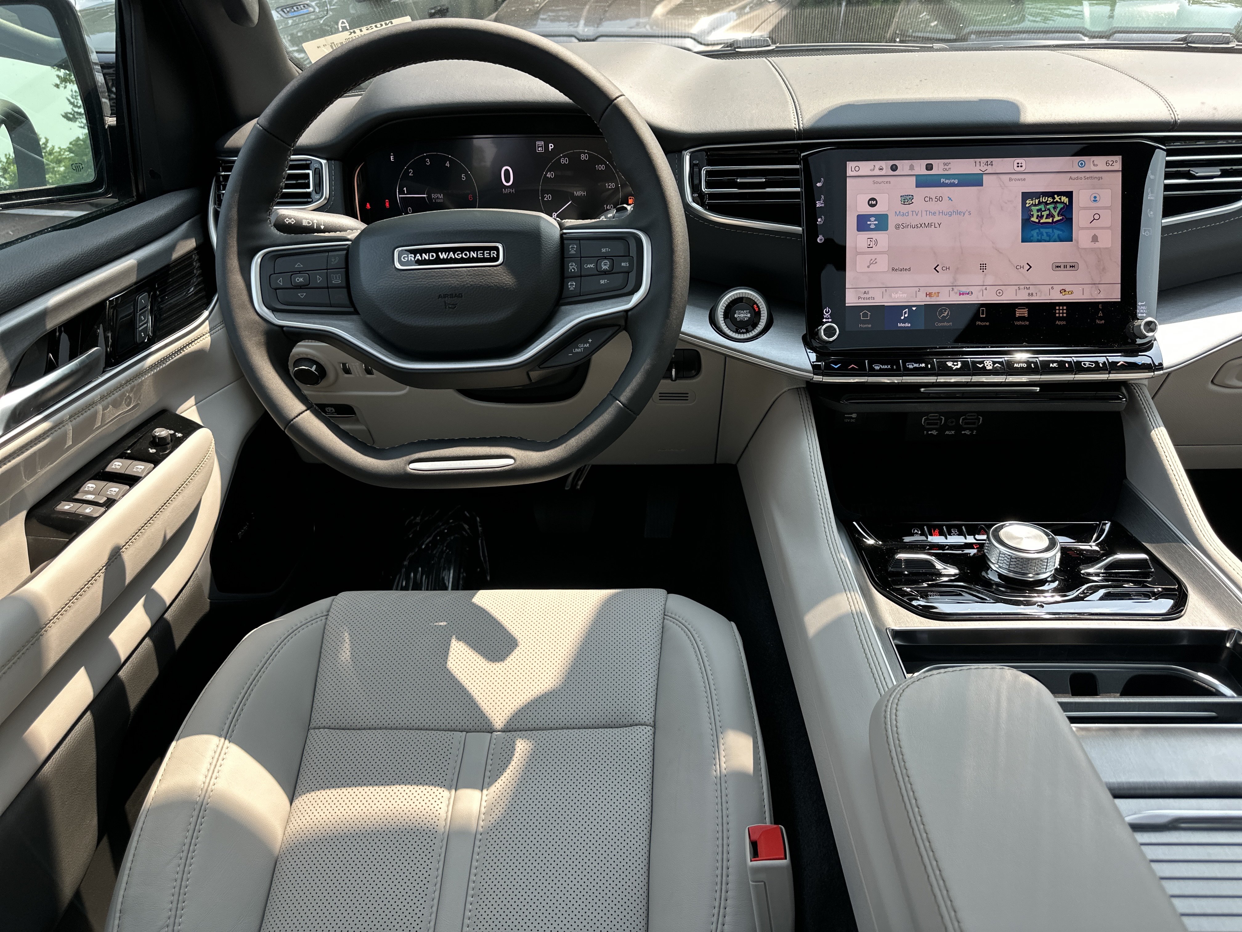 New 2026 Jeep Grand Wagoneer L Limited AWD/4WD image 32