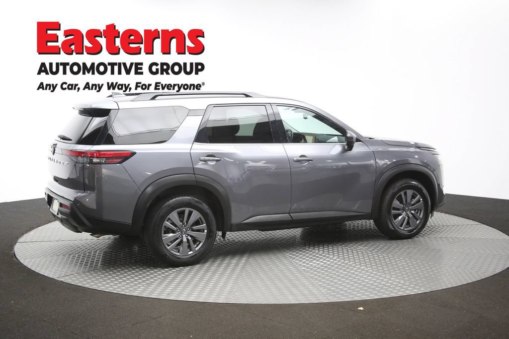 Used 2025 Nissan Pathfinder SV FWD image 43