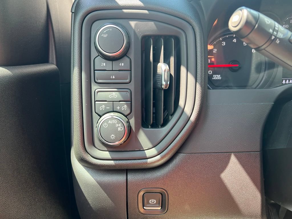 Used 2025 Chevrolet Silverado 2500 Custom w/ Custom Convenience Package AWD/4WD image 16
