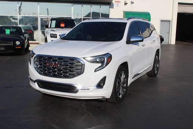 Used 2020 GMC Terrain Denali w/ LPO, Floor Liner Package FWD image 2