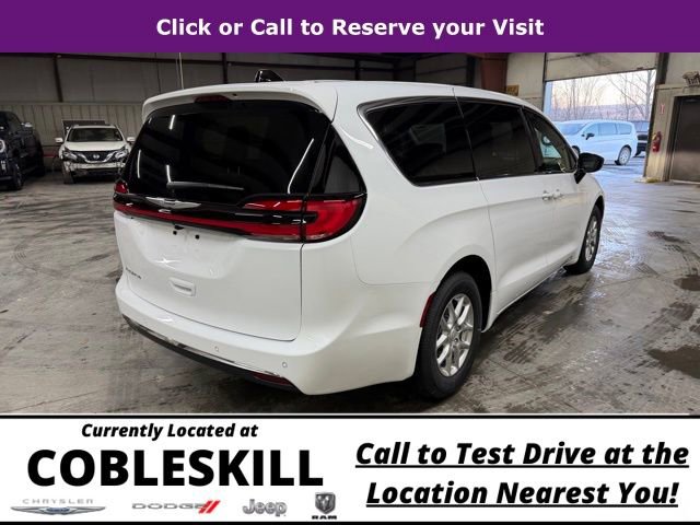 New 2026 Chrysler Pacifica Select image 4