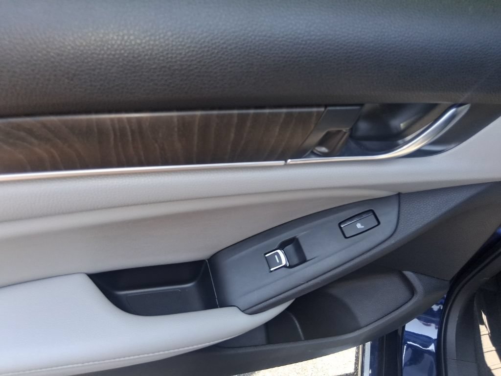 Used 2021 Honda Accord EX-L image 12