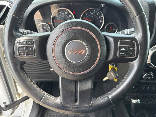 Used 2015 Jeep Wrangler Unlimited Sahara w/ Dual Top Group AWD/4WD image 27
