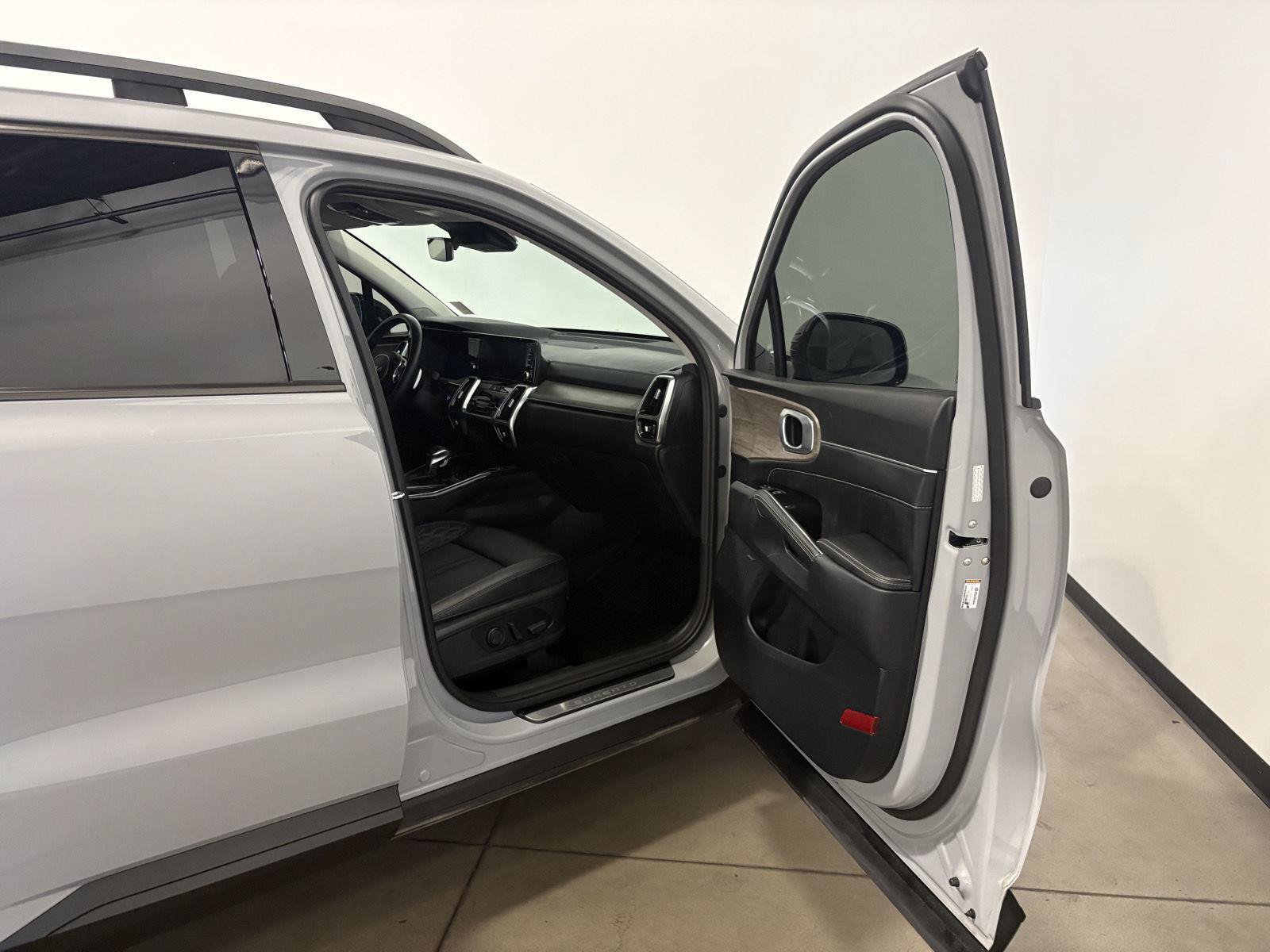 Used 2023 Kia Sorento SX Prestige AWD/4WD image 48