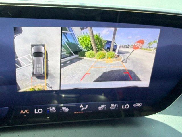 Used 2025 Buick Enclave Avenir FWD image 28