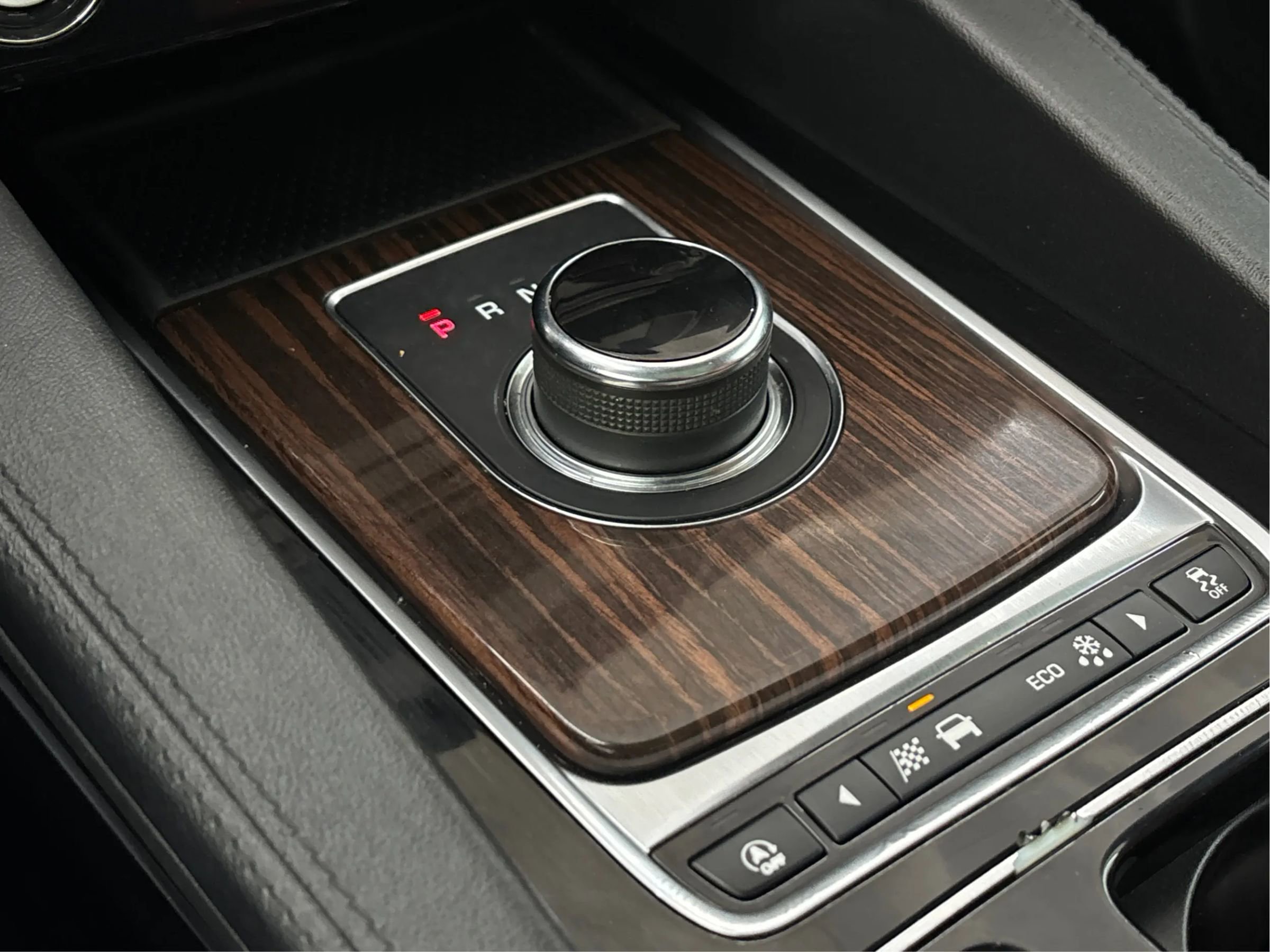 Used 2019 Jaguar F-PACE Portfolio image 43