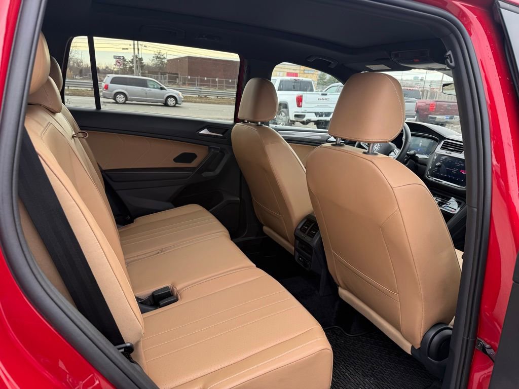 Used 2024 Volkswagen Tiguan SE R-Line image 12
