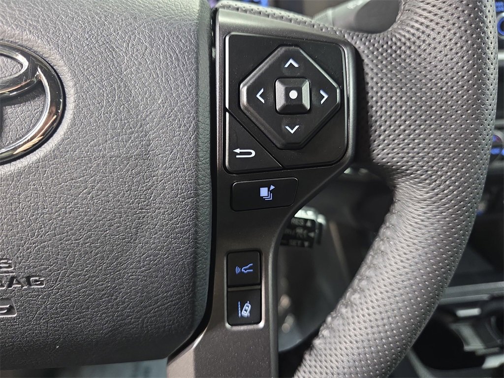 Used 2023 Toyota Tacoma TRD Off-Road image 16