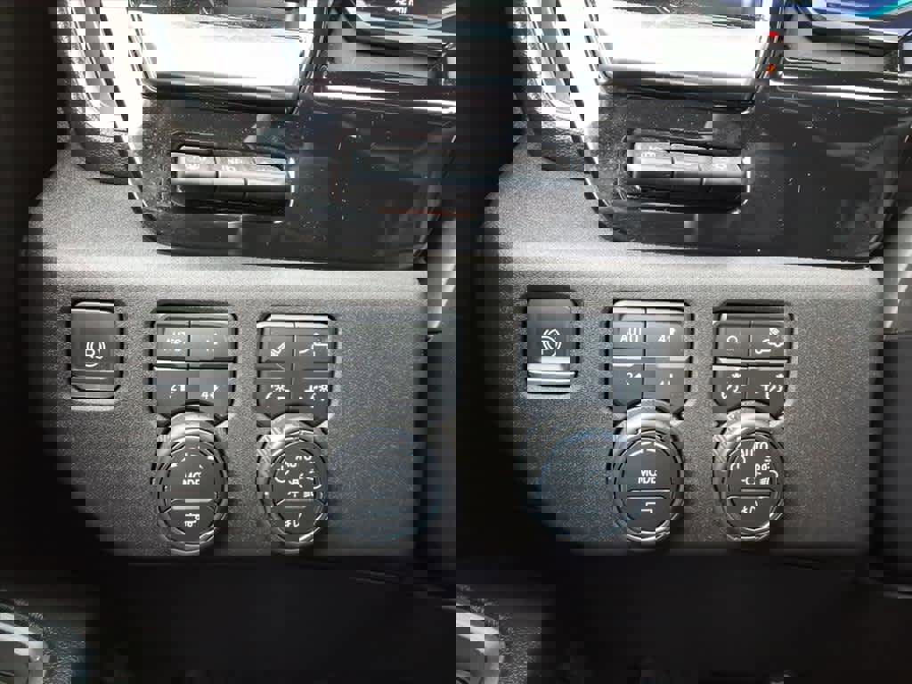 Used 2023 Chevrolet Silverado 1500 LTZ w/ LTZ Premium Package image 17