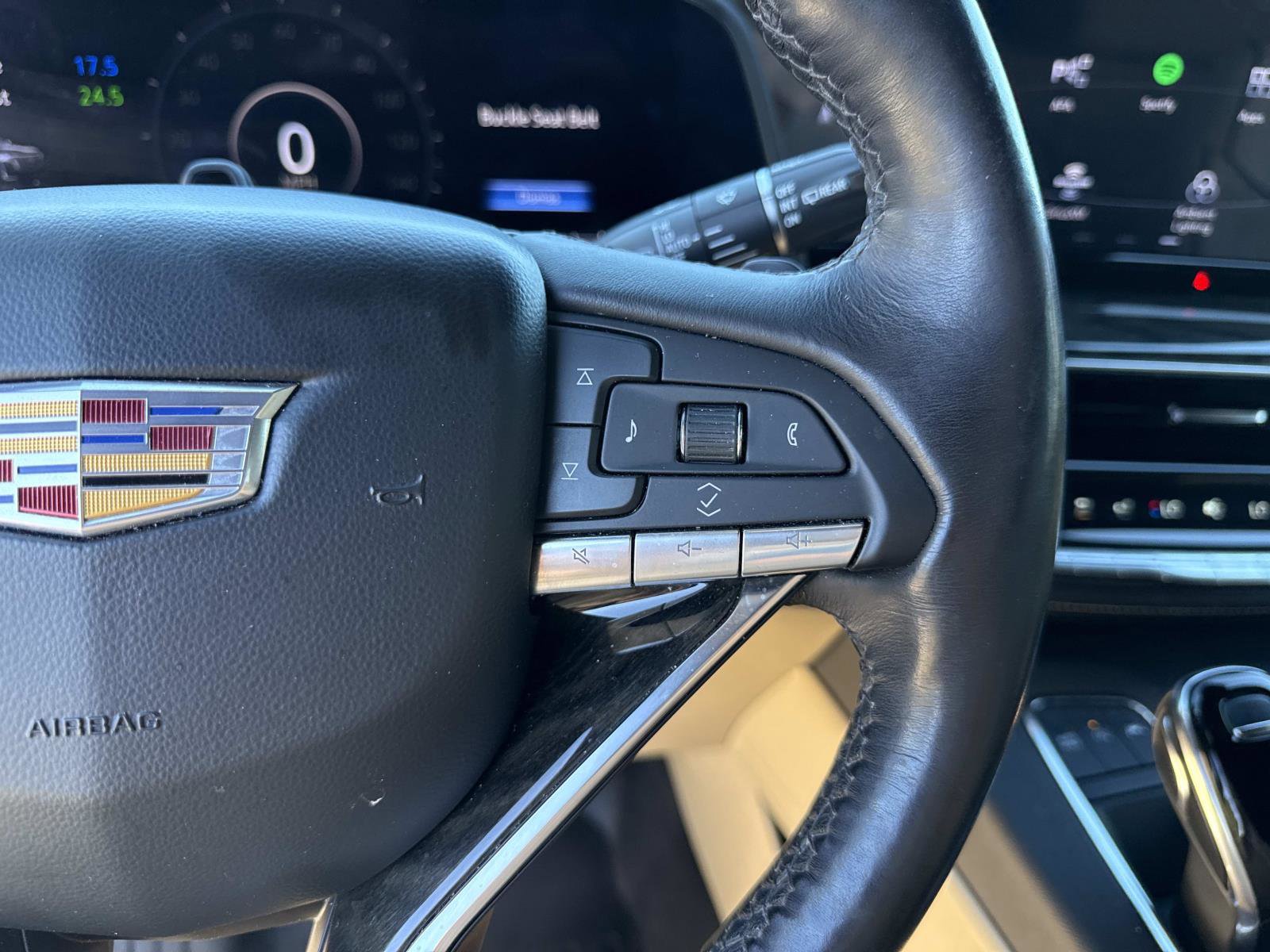 Certified 2024 Cadillac Escalade Premium Luxury image 31