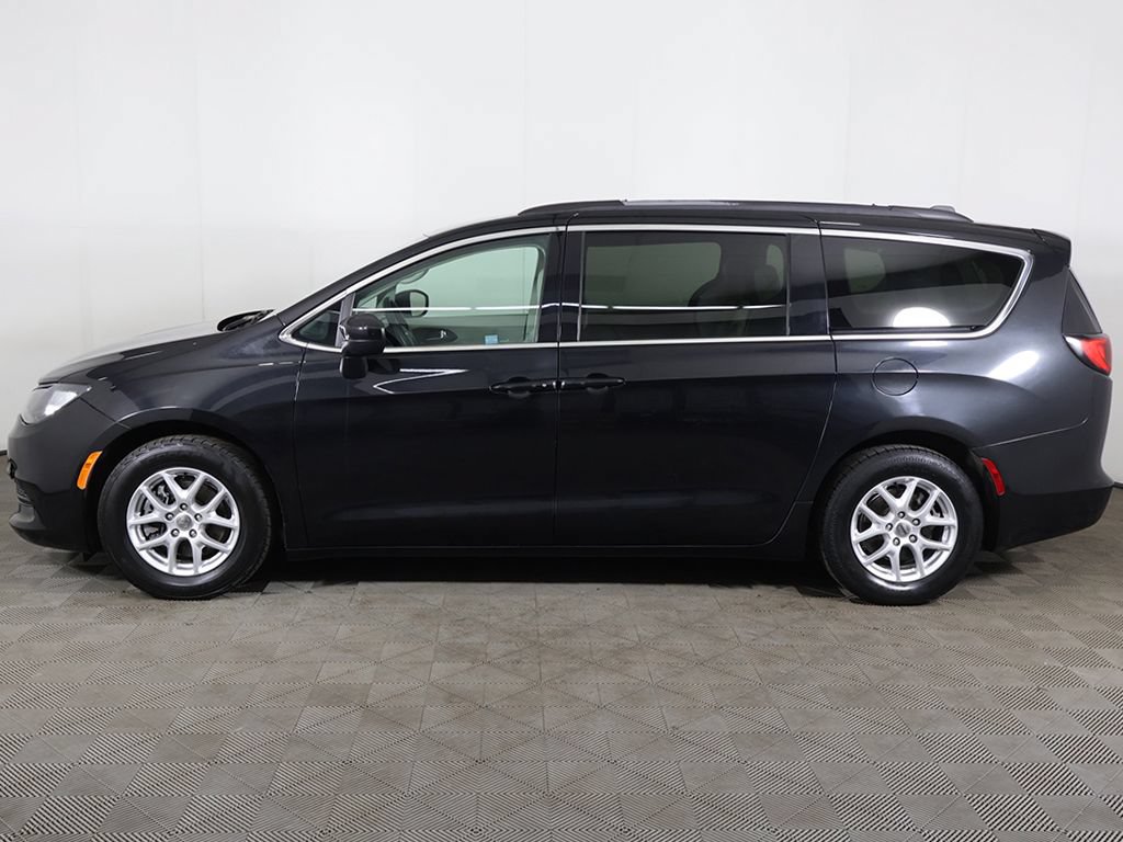 Used 2021 Chrysler Voyager Lxi FWD image 14