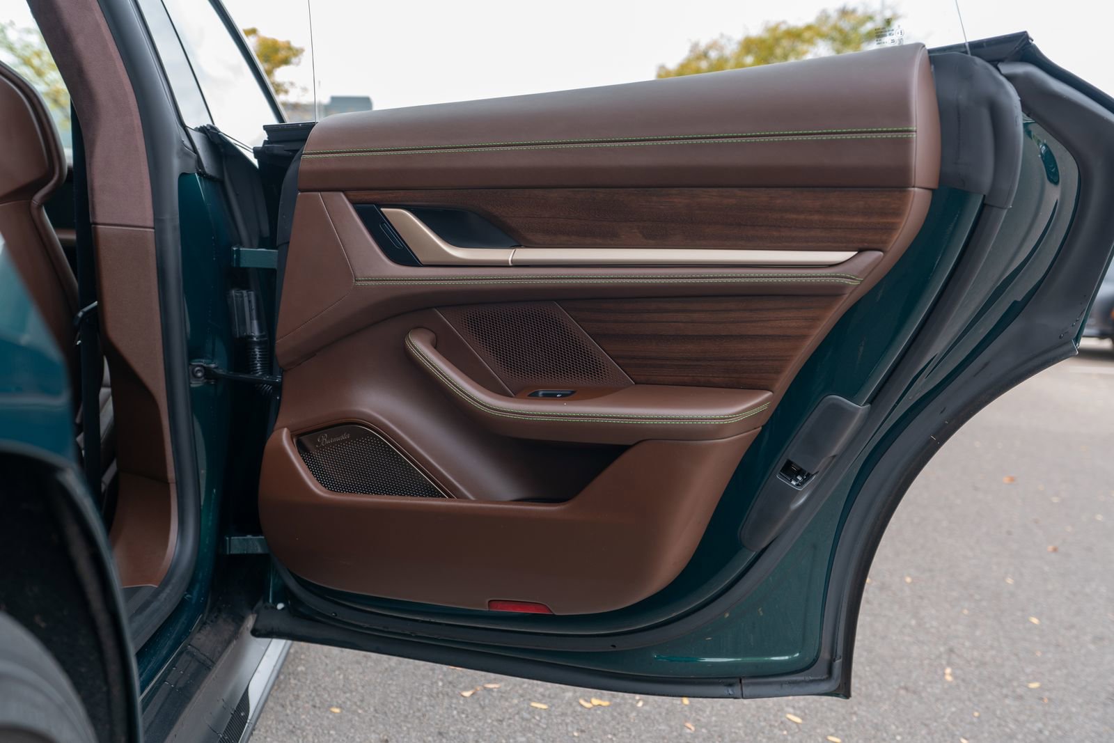 Used 2024 Porsche Taycan GTS image 39