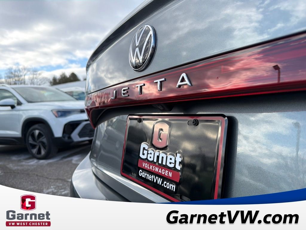 Certified 2025 Volkswagen Jetta SE image 43