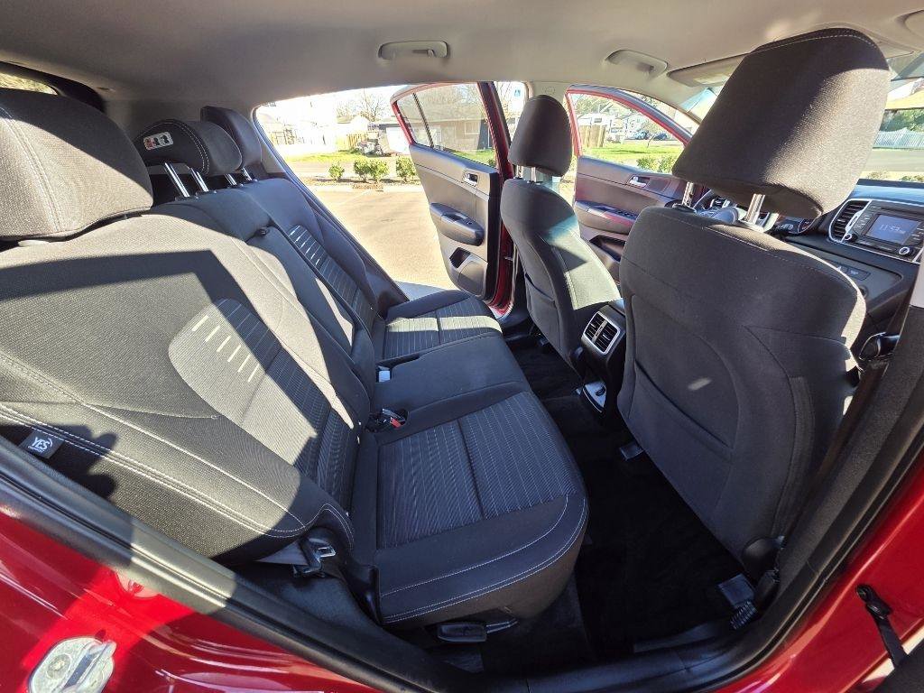 Used 2018 Kia Sportage LX AWD/4WD image 17