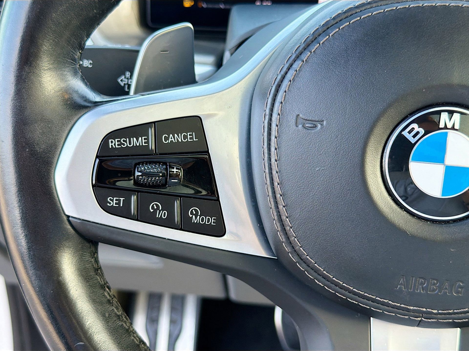 Used 2023 BMW X7 xDrive40i w/ Executive Package image 40