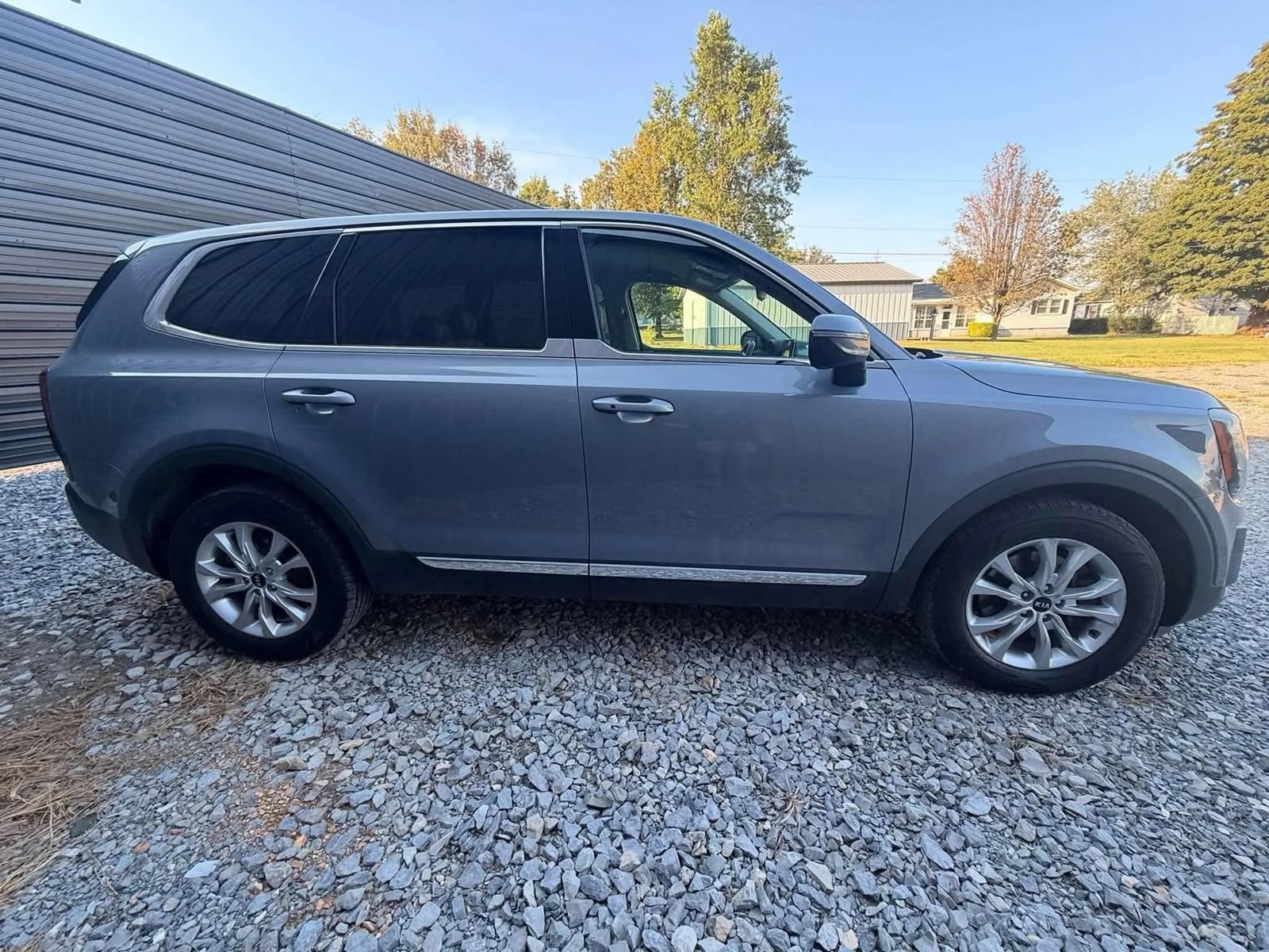 Used 2021 Kia Telluride LX FWD image 4