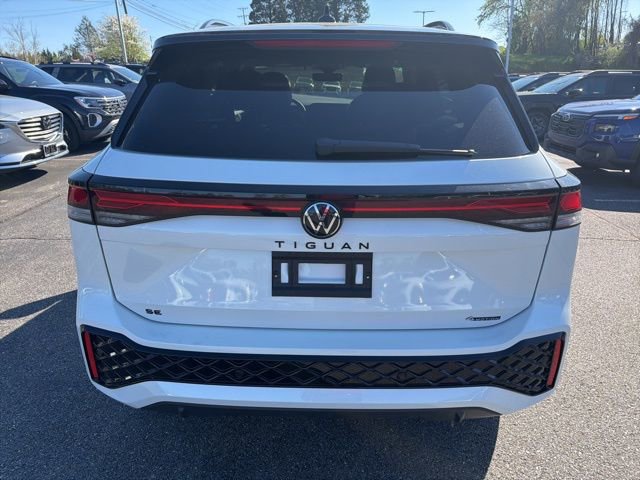 New 2026 Volkswagen Tiguan SE R-Line image 2