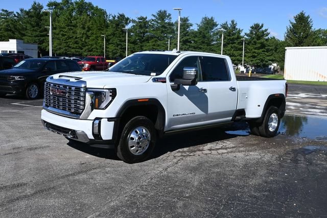 New 2026 GMC Sierra 3500 Denali w/ Denali Reserve Package AWD/4WD image 1
