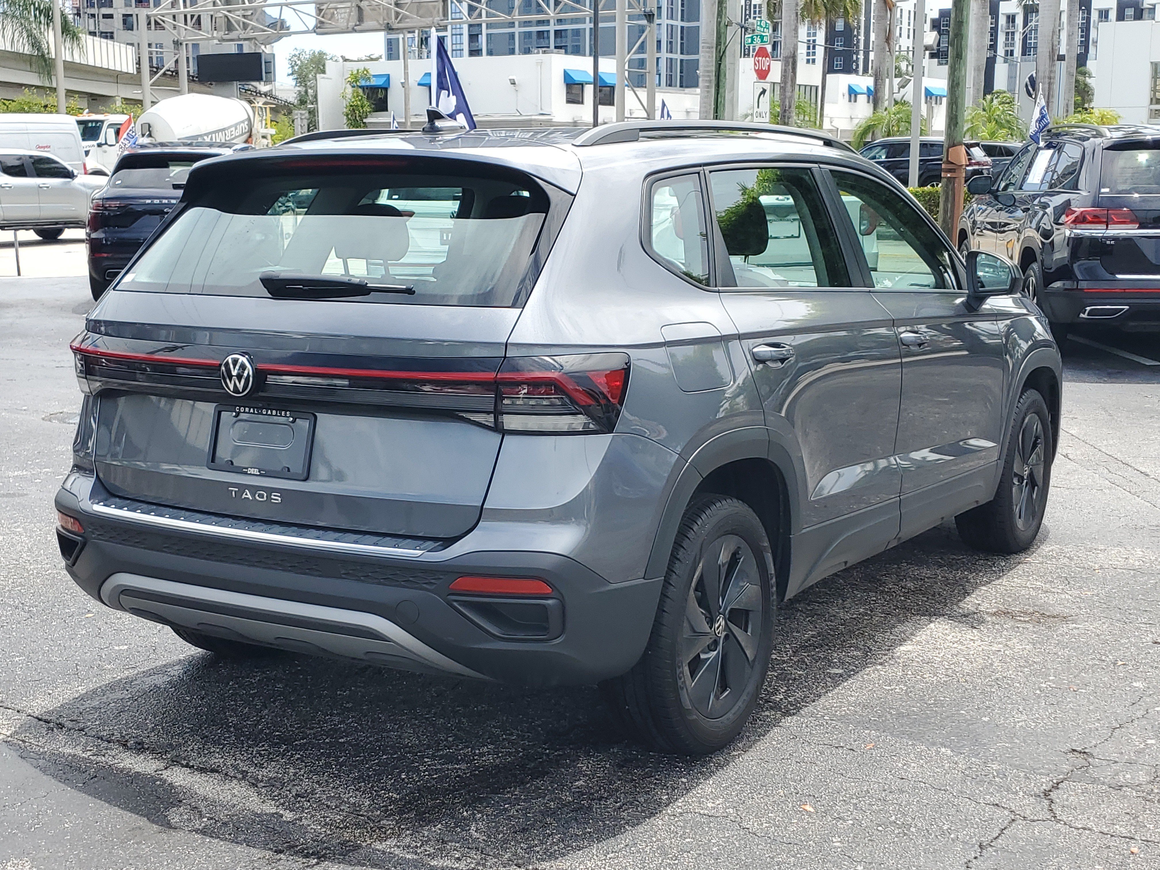 Used 2025 Volkswagen Taos S FWD image 5
