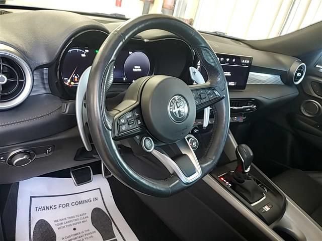 Used 2024 Alfa Romeo Tonale Veloce AWD/4WD image 7