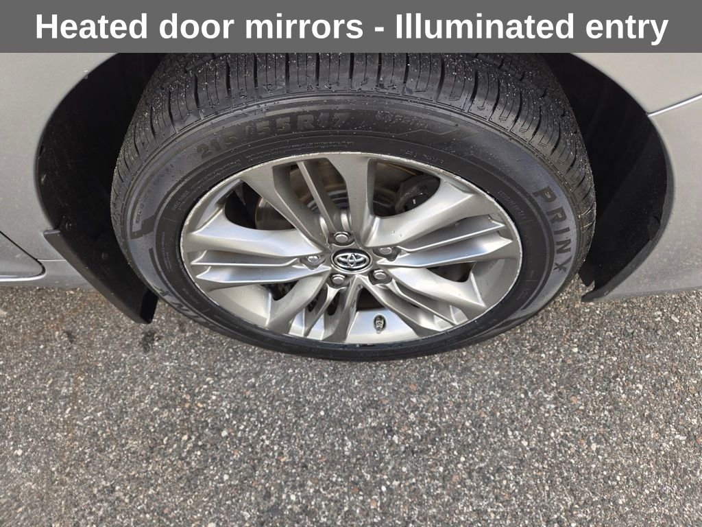 Used 2015 Toyota Camry SE image 11