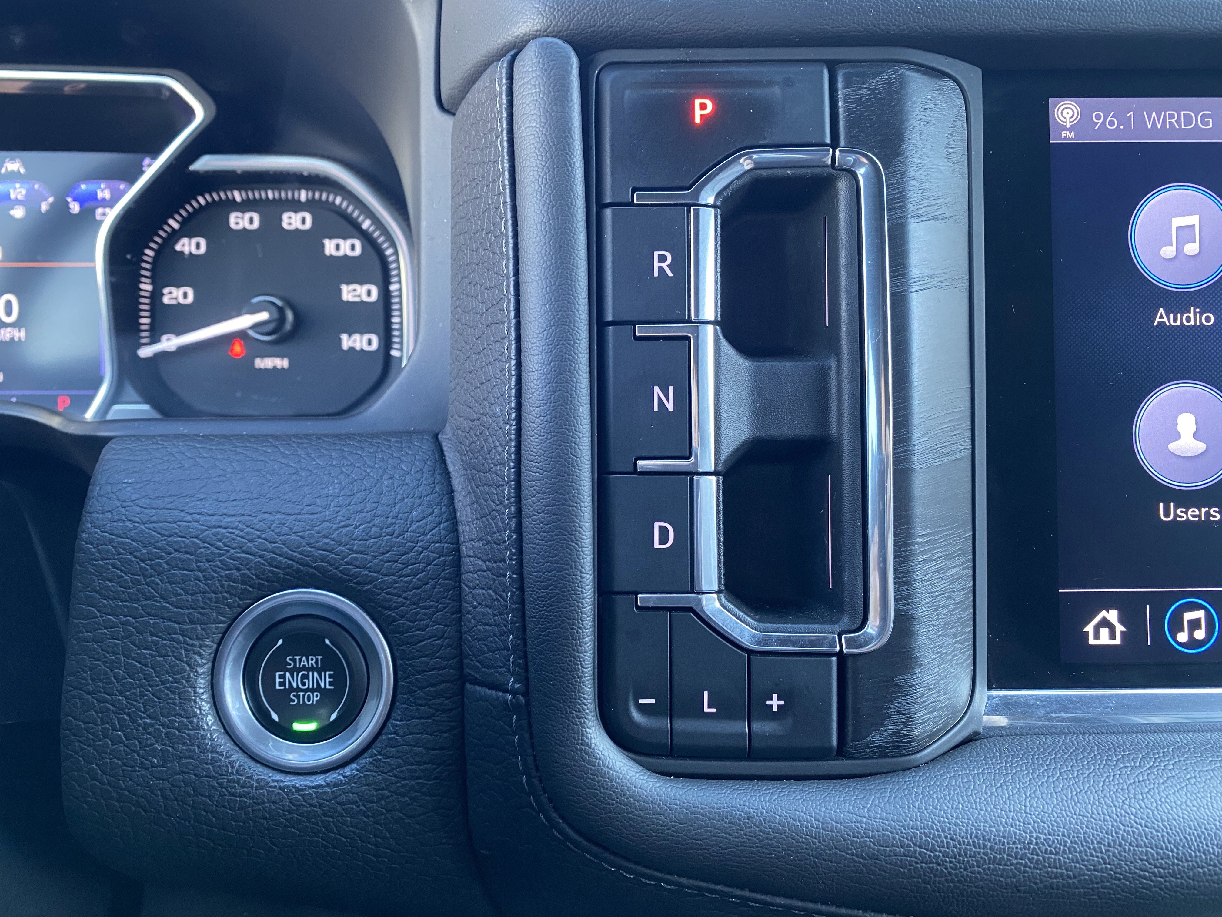 Used 2021 GMC Yukon Denali w/ Denali Premium Package image 27