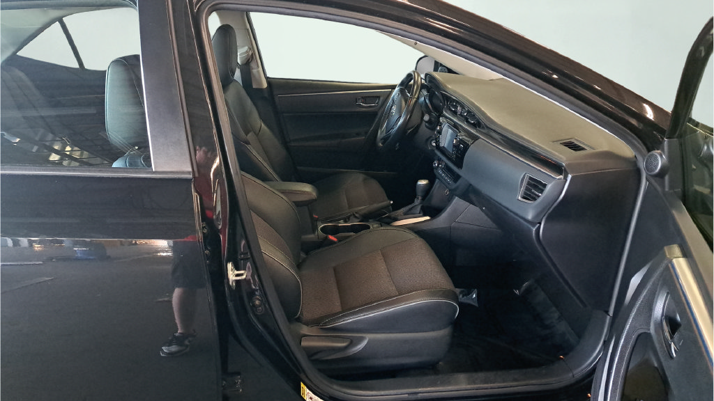 Used 2016 Toyota Corolla S FWD image 28