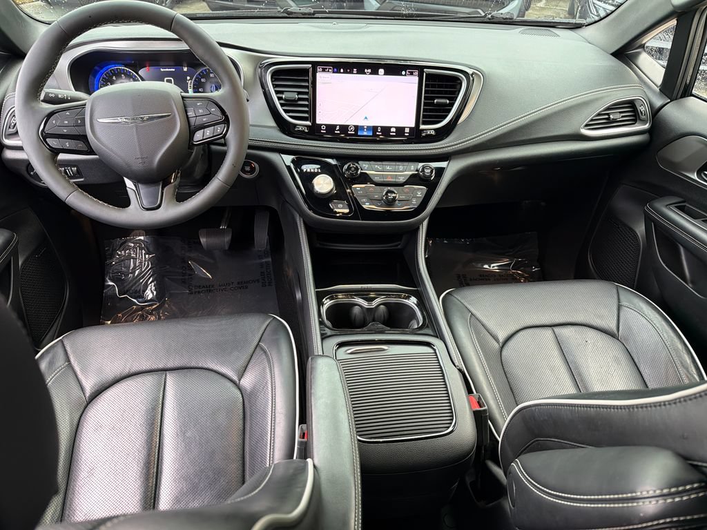 Used 2022 Chrysler Pacifica Limited w/ S Appearance Package FWD image 14