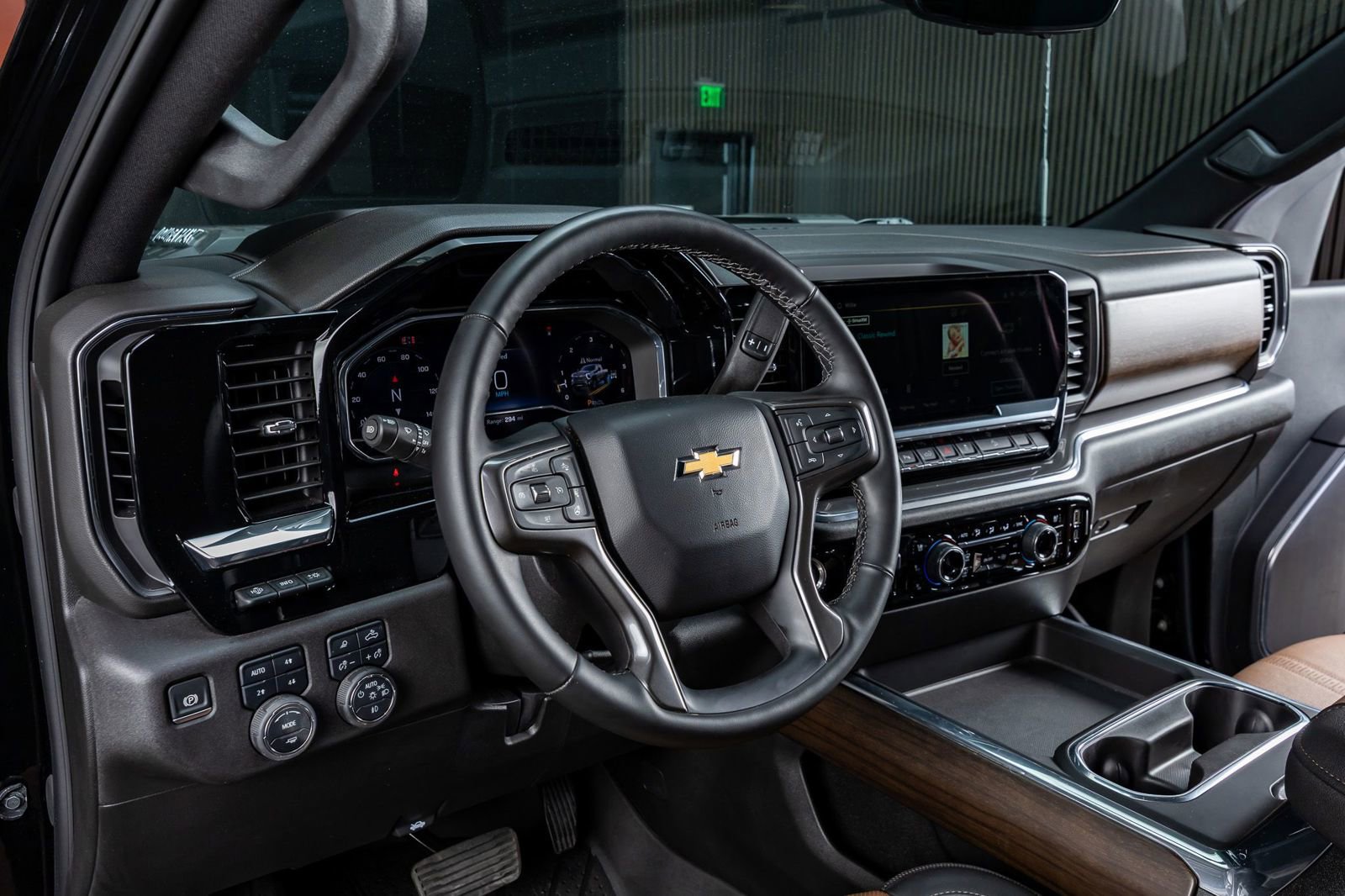 Used 2025 Chevrolet Silverado 2500 High Country w/ High Country Premium Package image 16