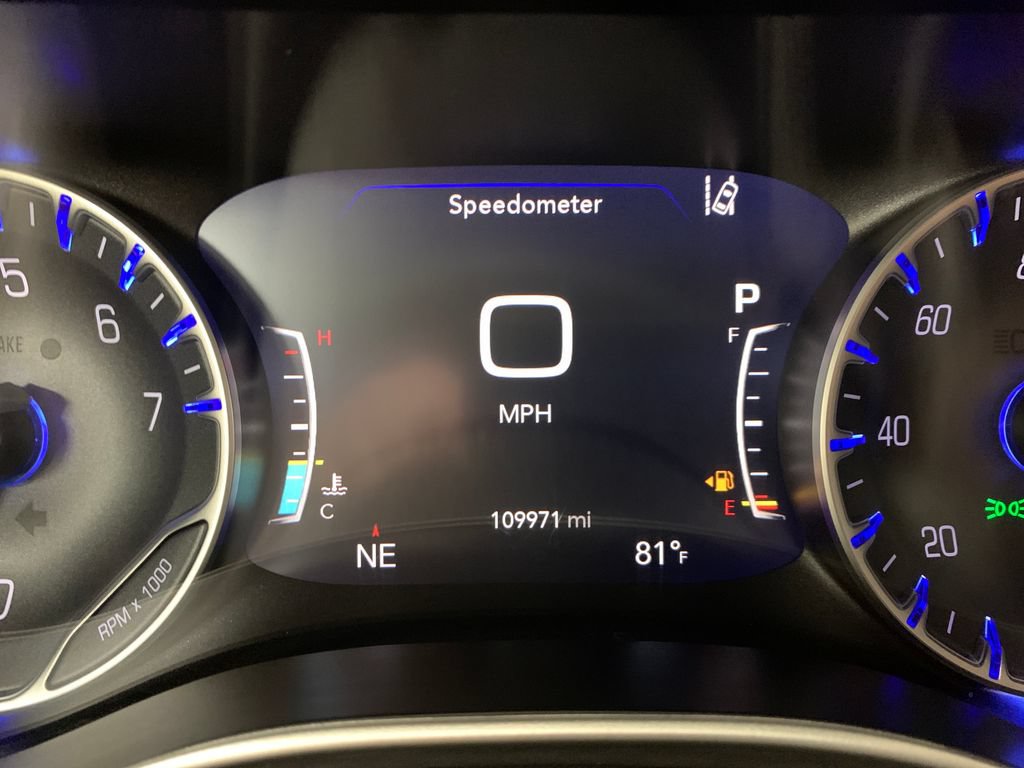 Used 2023 Chrysler Pacifica Touring-L w/ Uconnect Theater Family Group AWD/4WD image 34