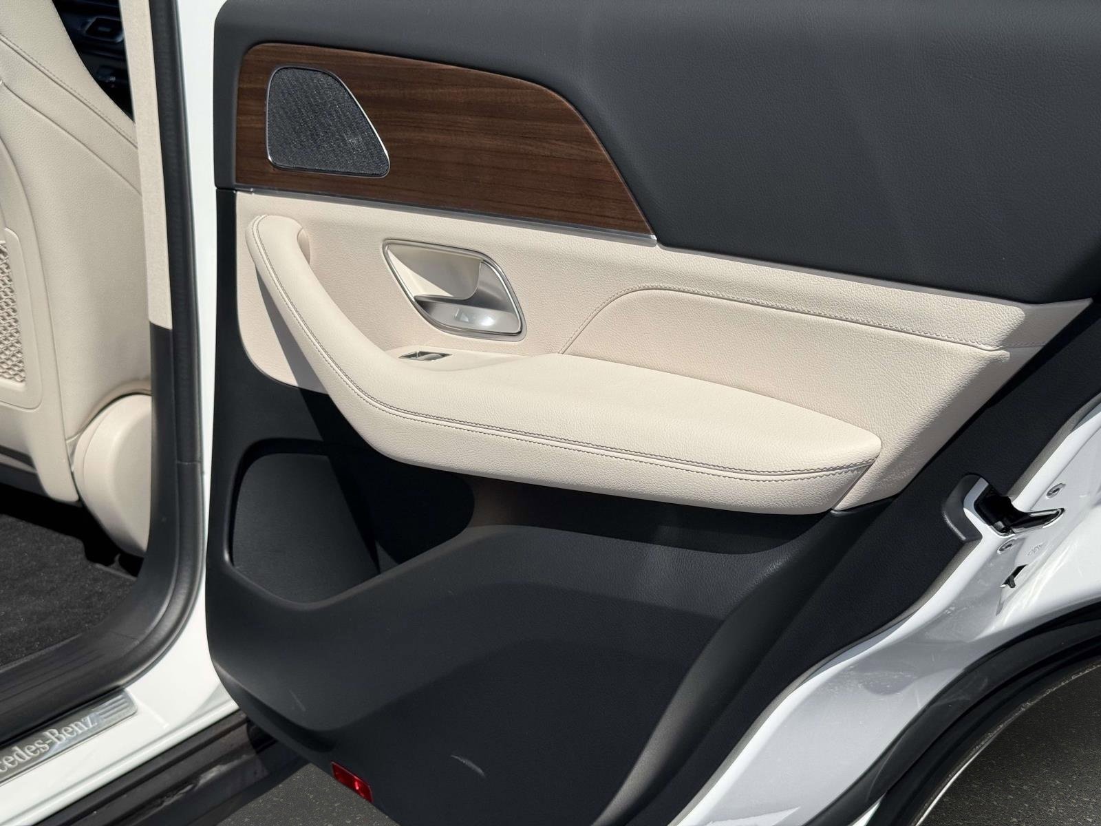 Used 2025 Mercedes-Benz GLE 450e 4MATIC image 29