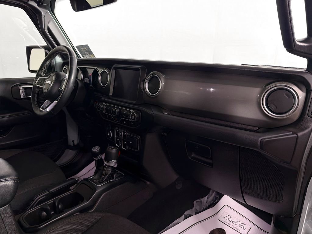 Used 2023 Jeep Wrangler Sahara w/ Cold Weather Group image 31