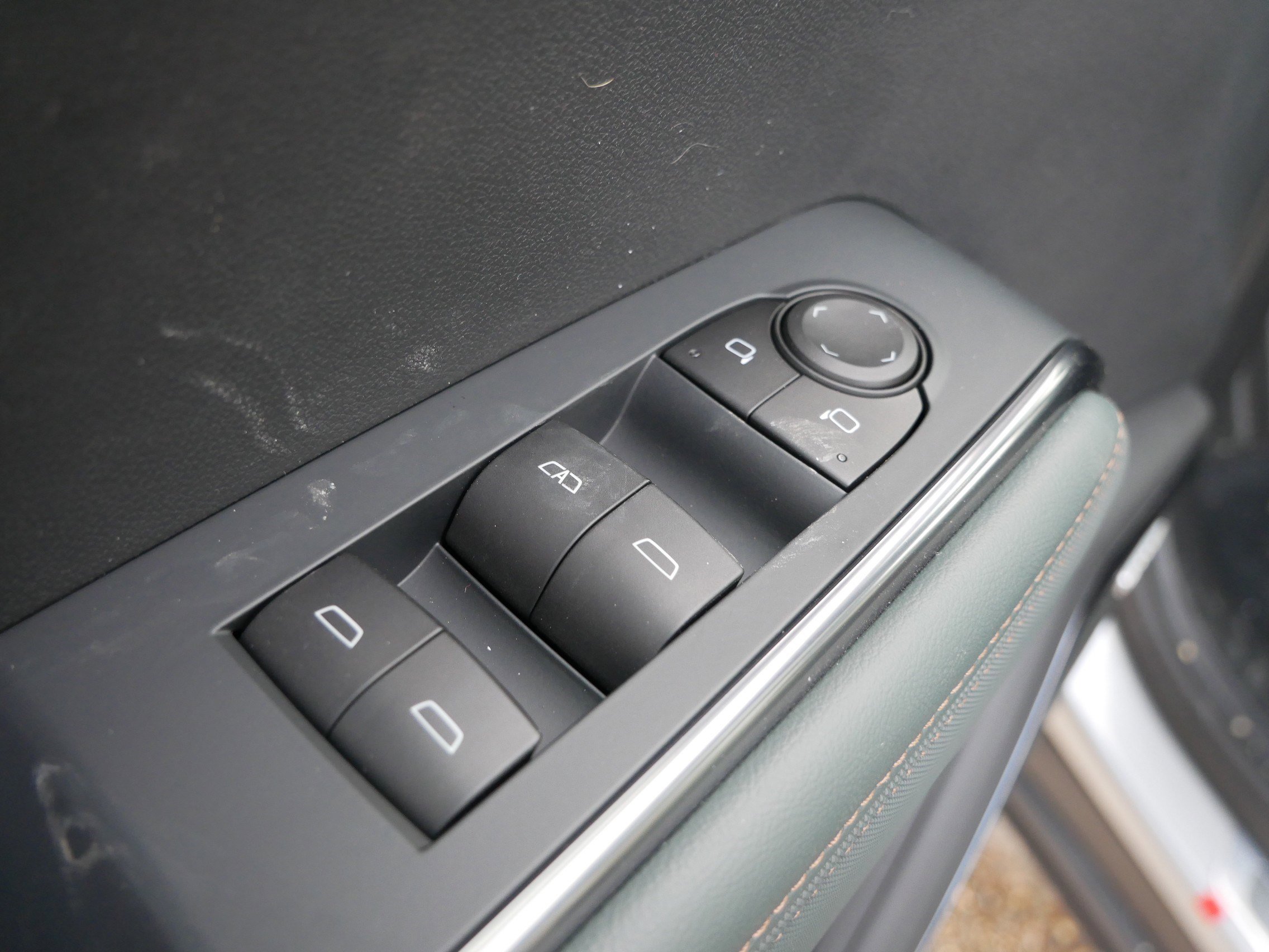 New 2026 GMC Acadia AT4 w/ Luxury Package image 16