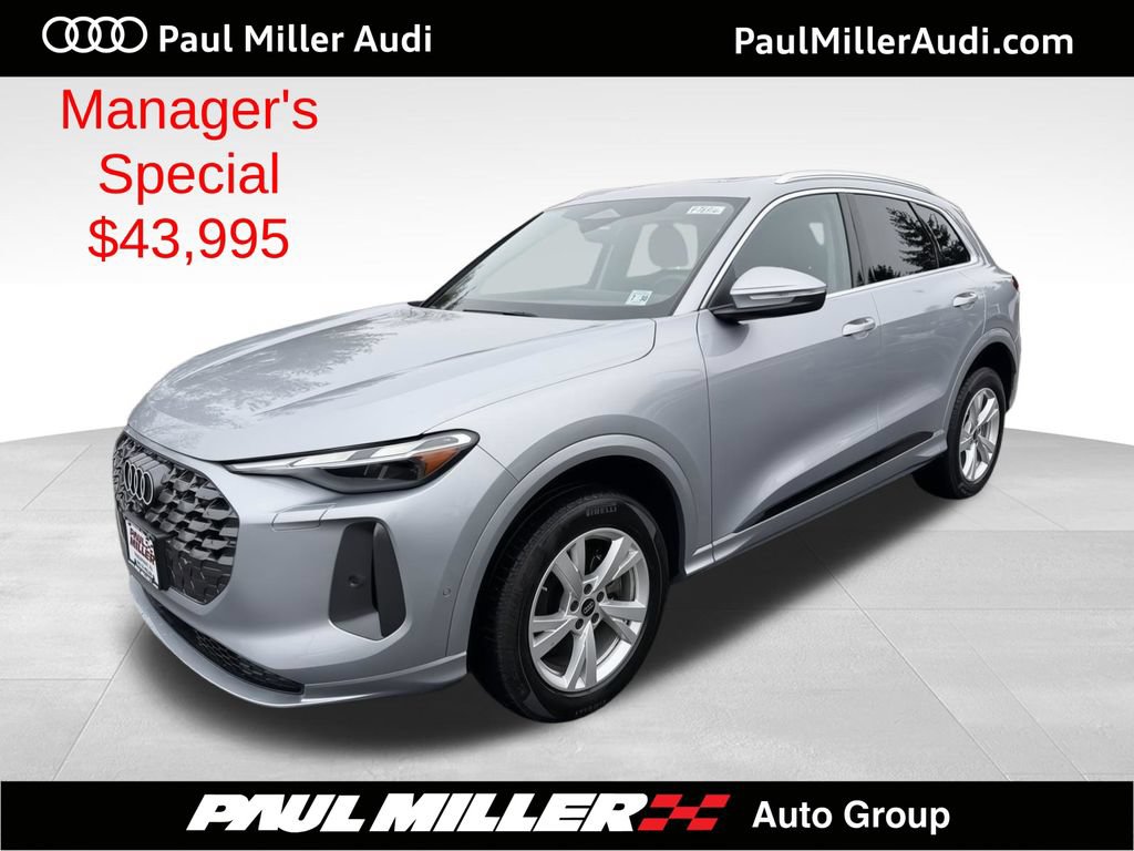 Used 2025 Audi Q5 Premium w/ Convenience Package